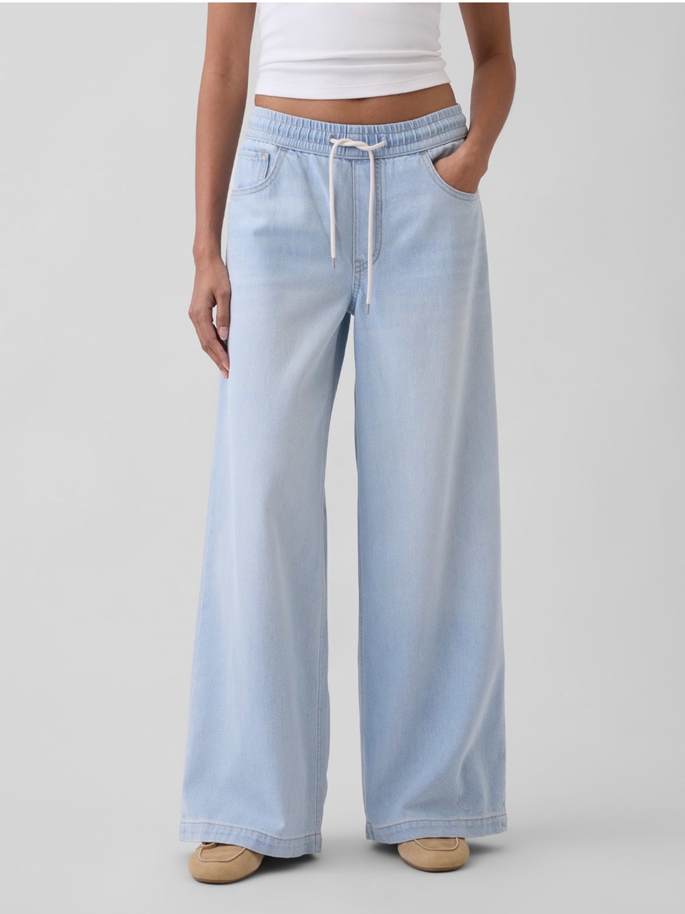 GAP Mid Rise UltraSoft Easy Baggy Jeans in Light Indigo